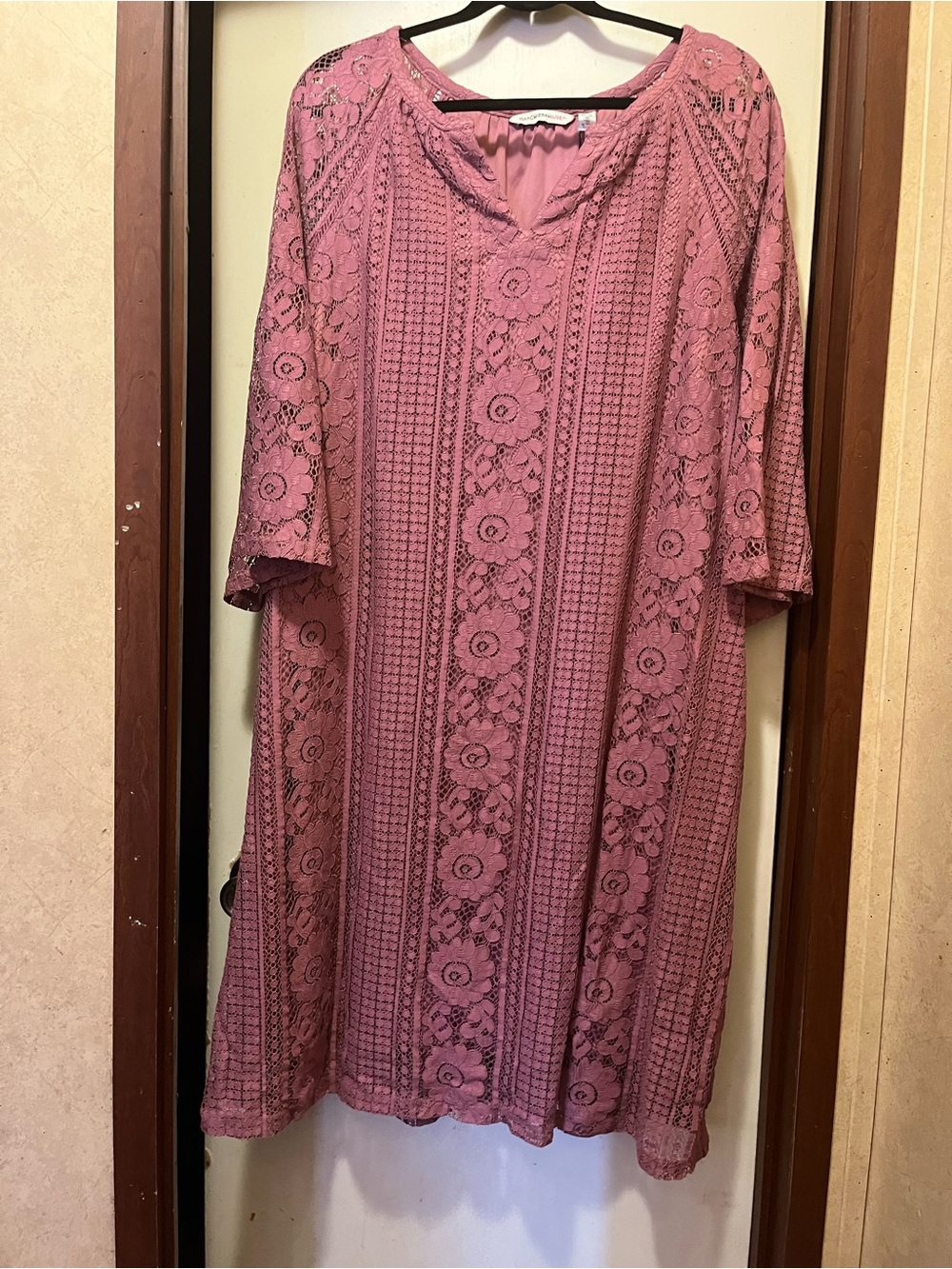 Isaac Mizrahi Live! Extended Shoulder Lace Dress Pink XL - Like New